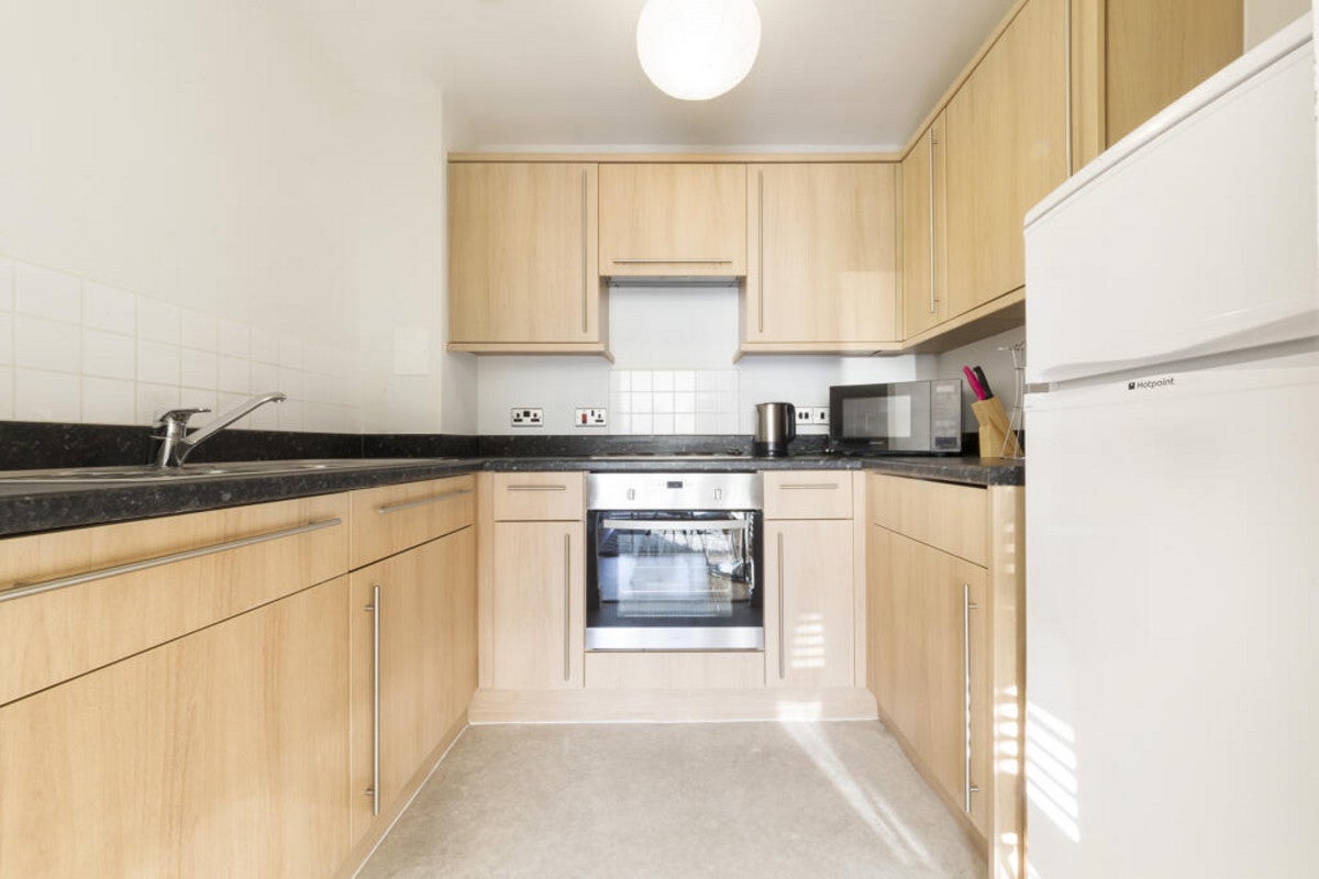 Flat Tanner Close in Greater London
