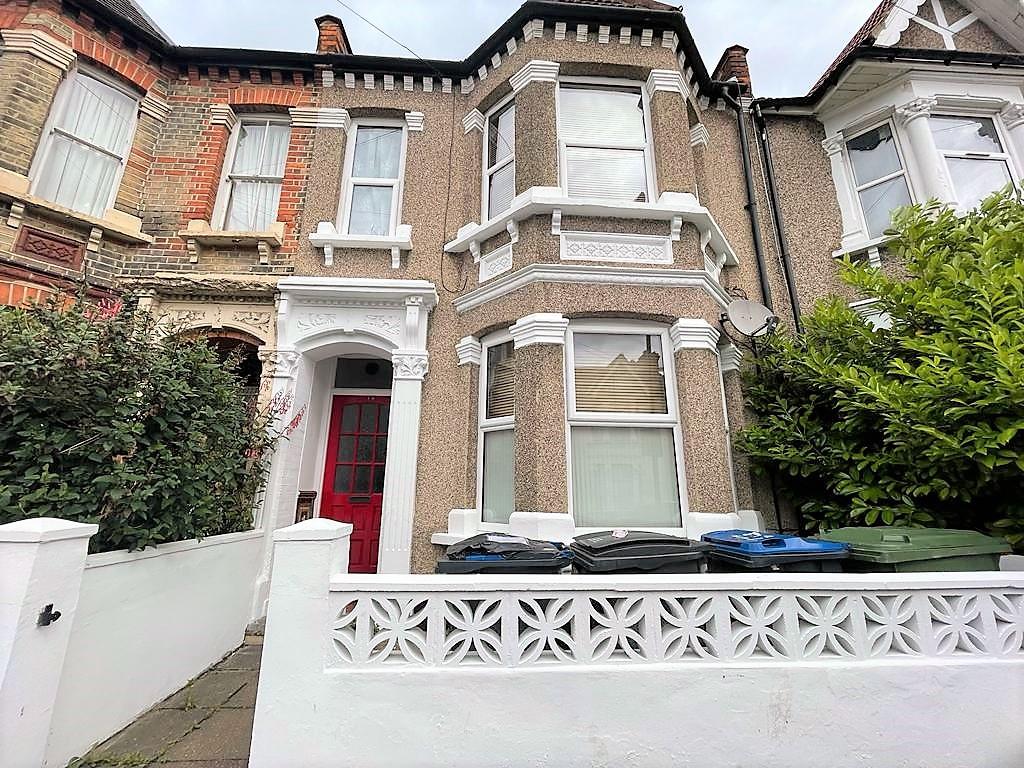 Room Kidderminster Road in Greater London