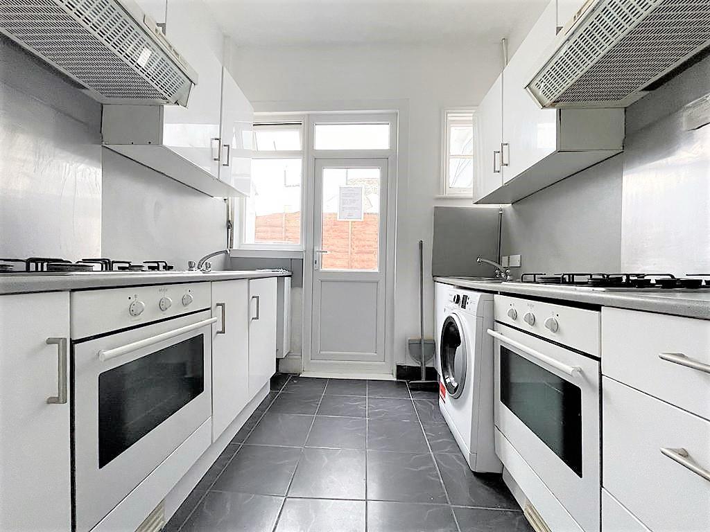 Room Kidderminster Road in Greater London
