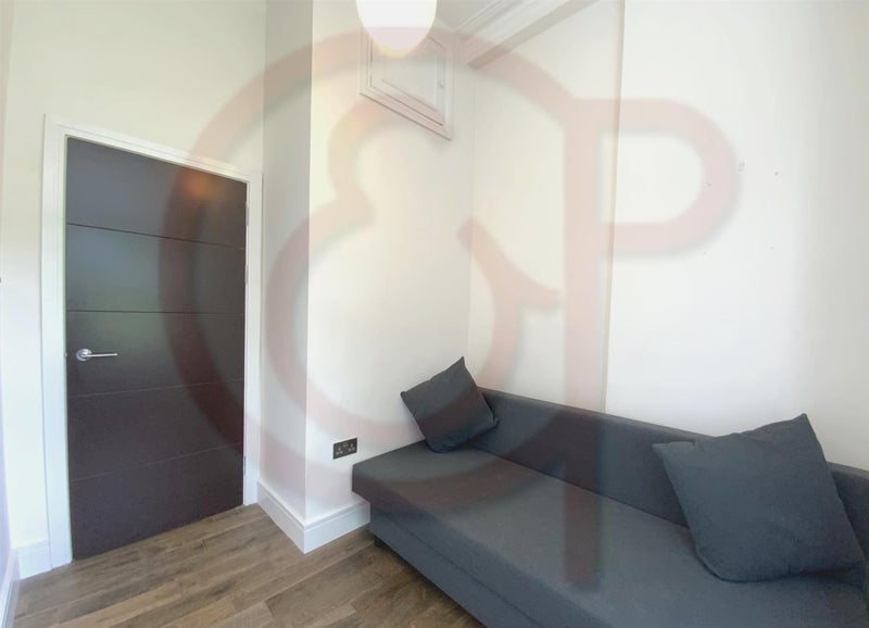 Room Haven Green in Greater London