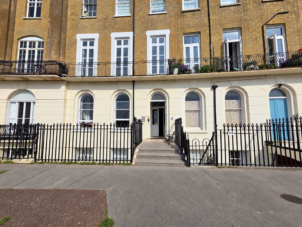 Flat Norfolk Crescent in Havant
