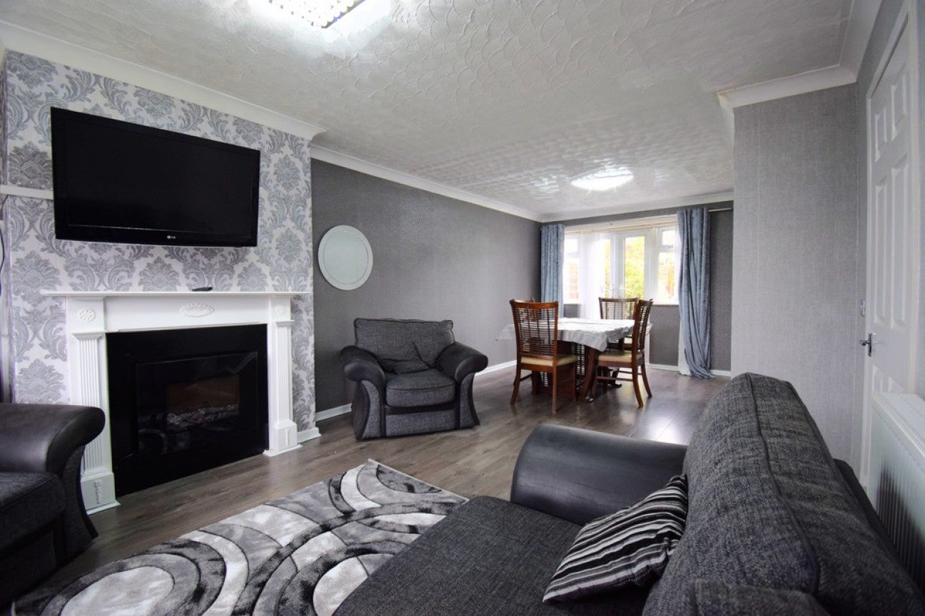 House Lanchester Close in Tamworth