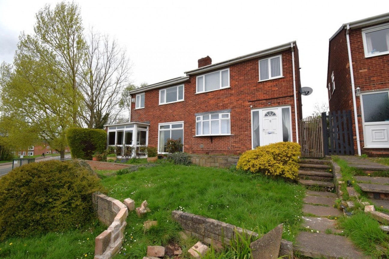 House Lanchester Close in Tamworth