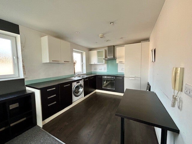 Flat Douglas Court in Preston