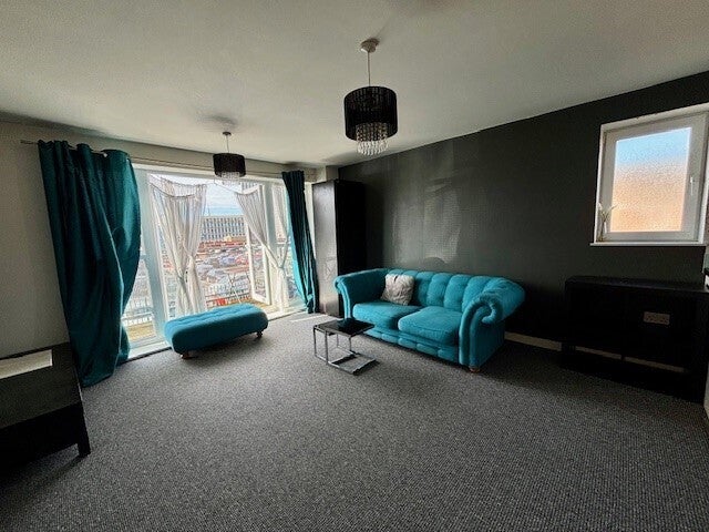Flat Douglas Court in Preston