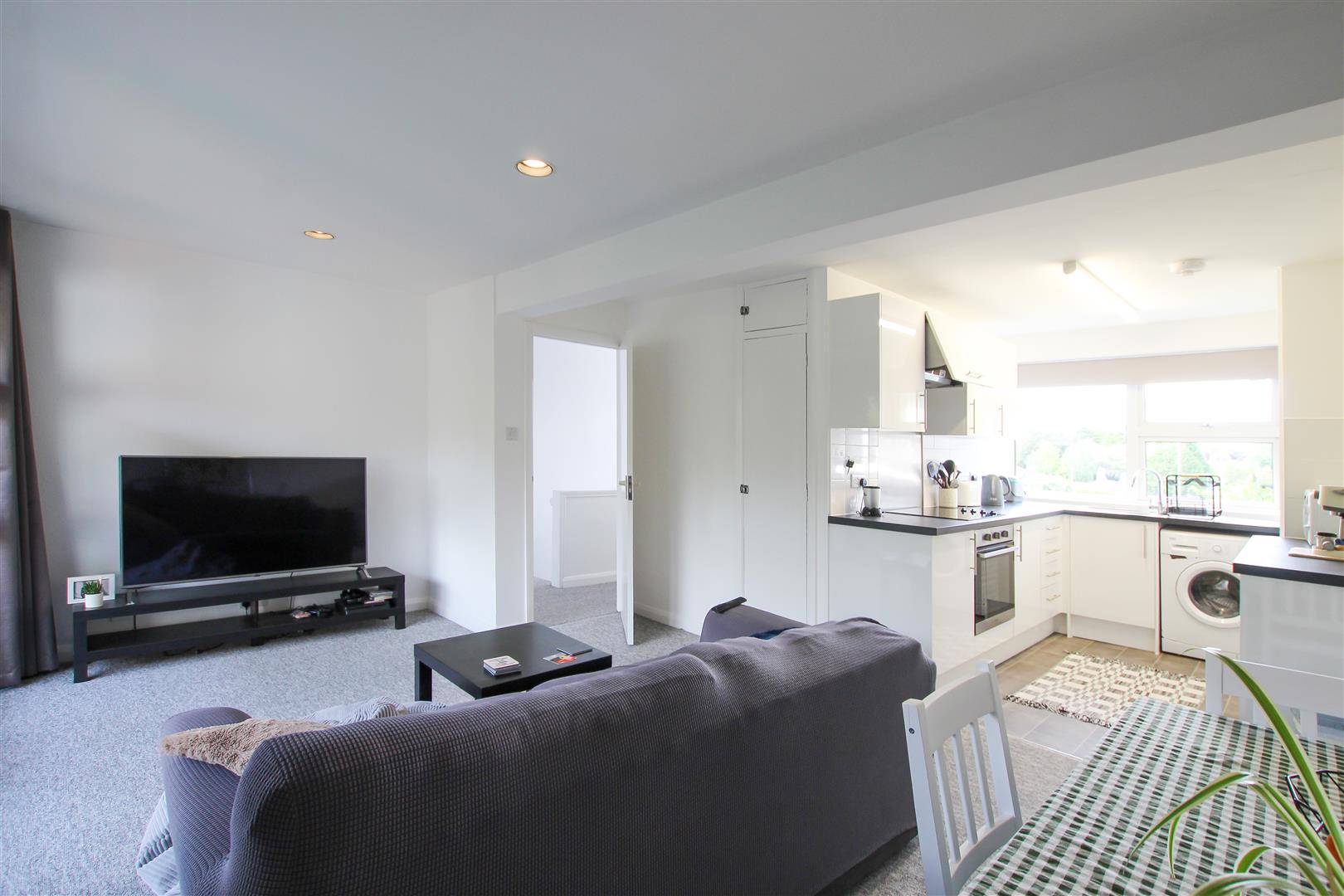 Flat Cedar Court in Cambridge