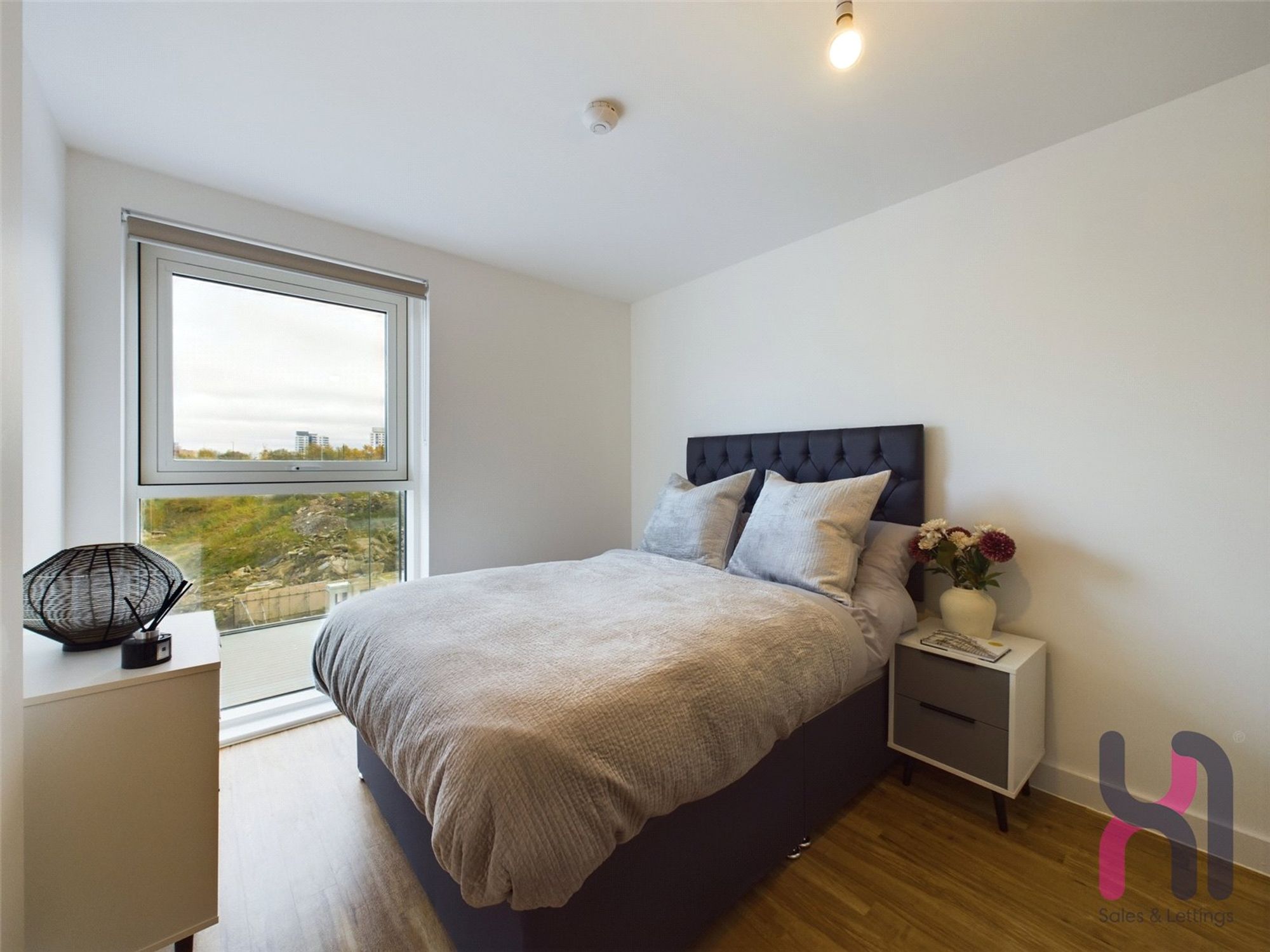Flat Pomona Strand in Trafford