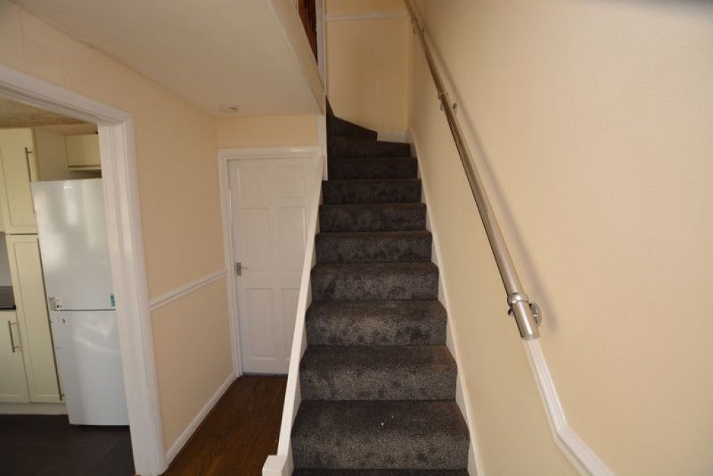 House Aintree Close in Slough