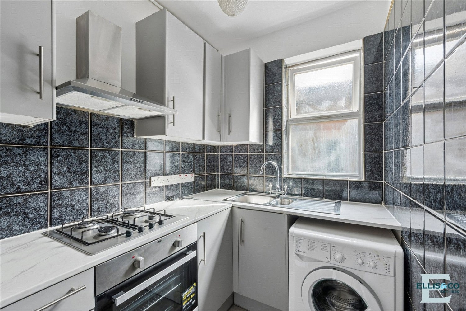 Flat Pembroke Road in Greater London