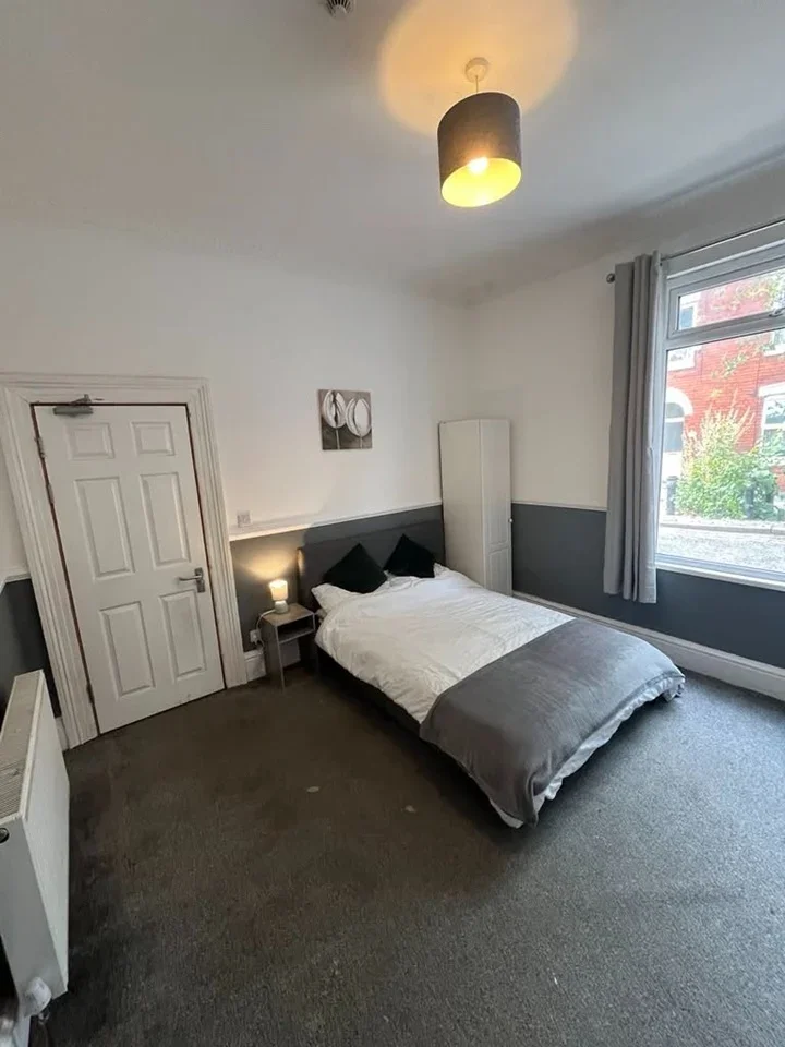 Room Mayfield Street in Hull