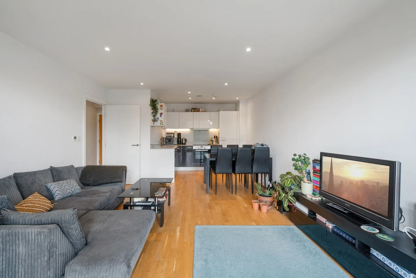 Flat Octavius Street in Greater London