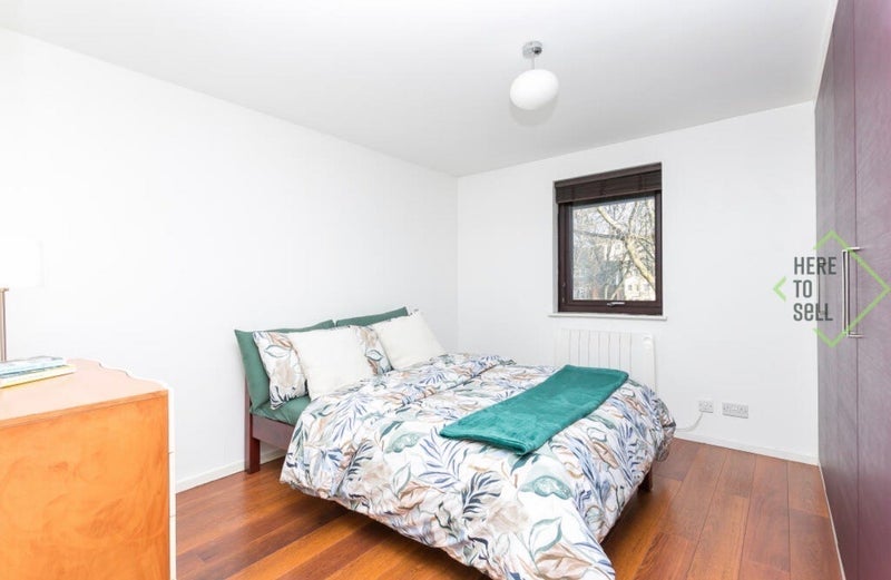 Room Cartwright Street in Greater London