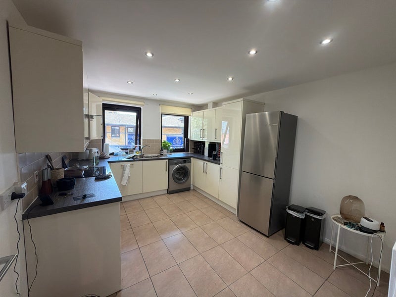 Room Cartwright Street in Greater London