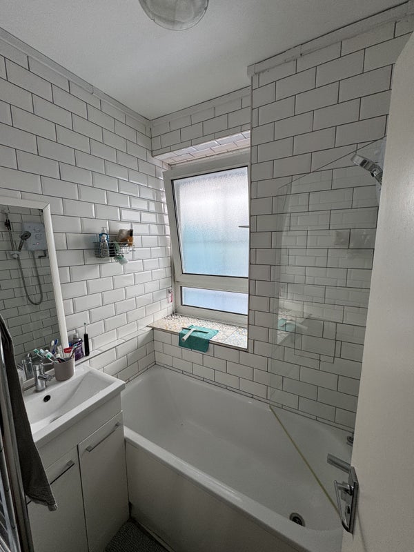 Room Elia Mews in Greater London