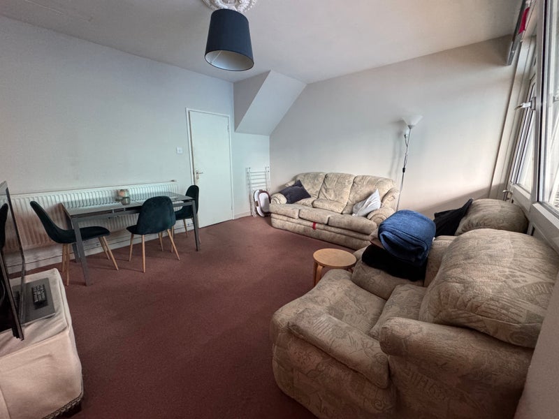 Room Elia Mews in Greater London