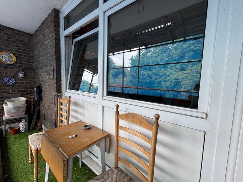 Room Elia Mews in Greater London