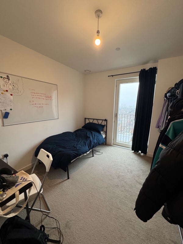 Room Ron Leighton Way in Greater London
