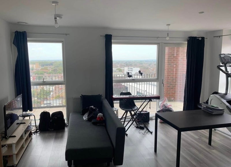 Room Ron Leighton Way in Greater London
