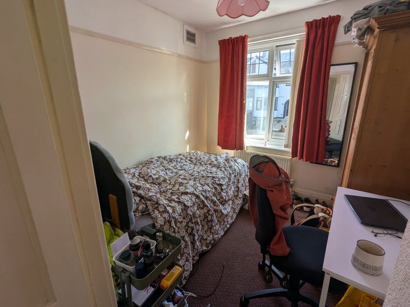 Room Mackie Road in Bristol