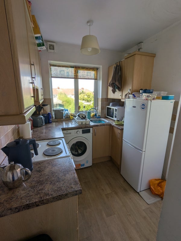 Room Mackie Road in Bristol