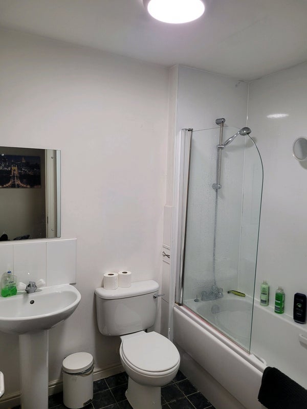 Room Tower Place in City of Edinburgh