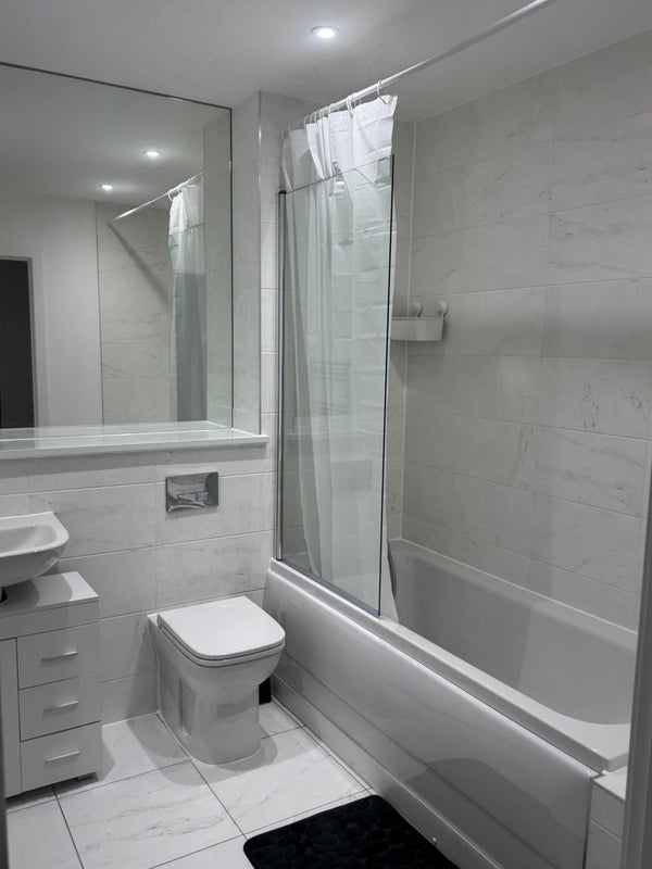 Room West Shore Road in City of Edinburgh