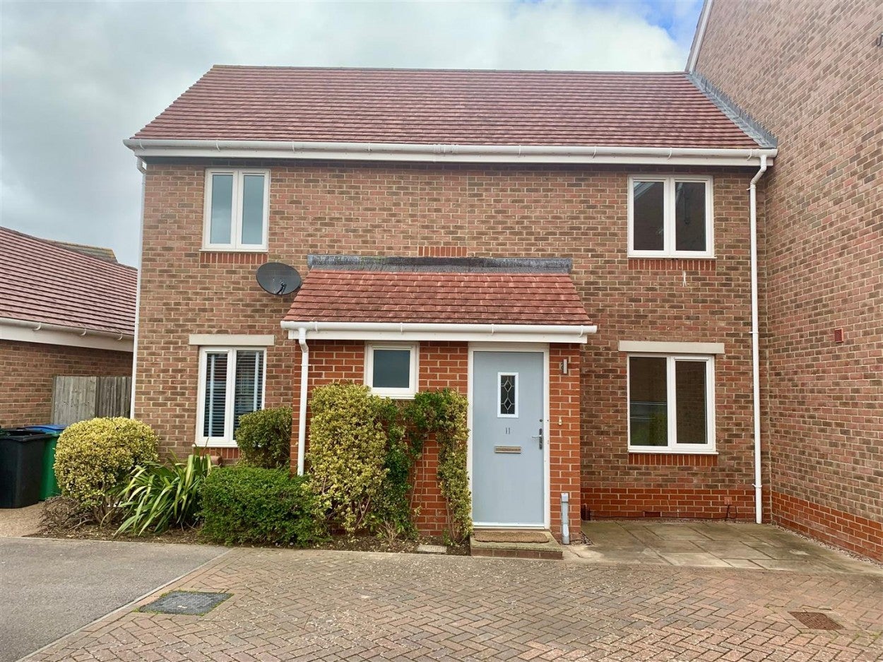House Wood Hill Way in Arun