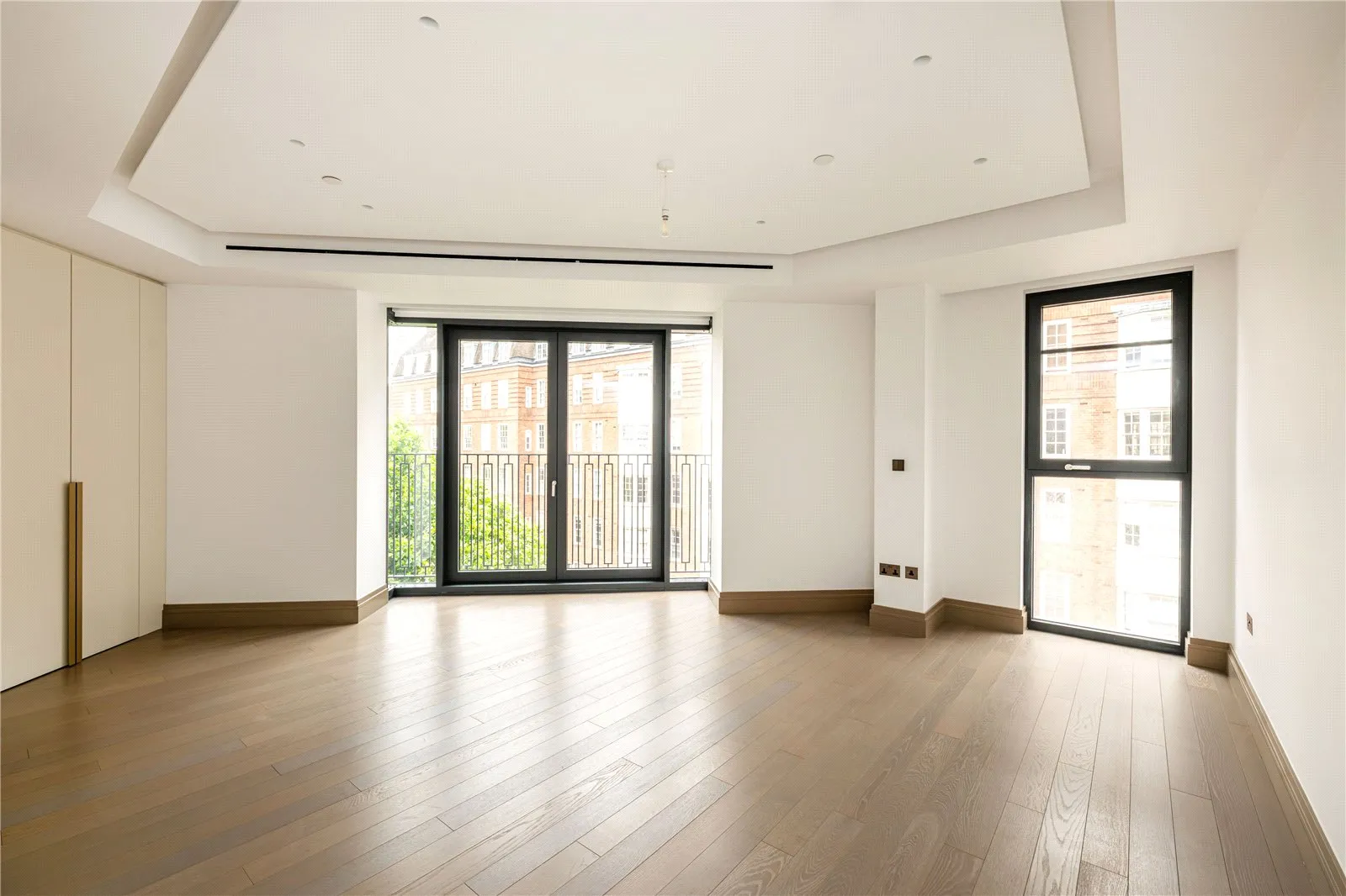 Flat Draycott Avenue in Greater London