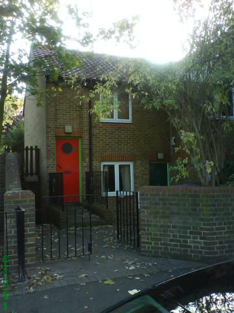 Room Listowel Close in Greater London