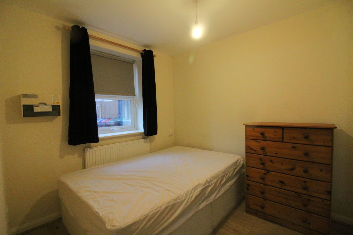 Flat Thornton Street in Ashfield