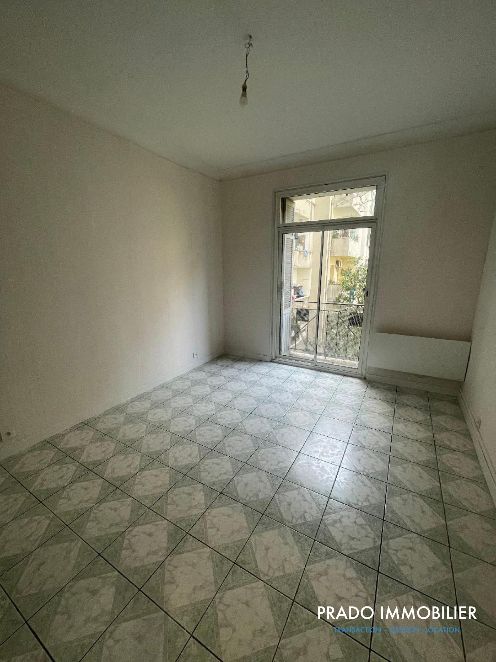 Flat Rue Saint-François de Sales in Marseille