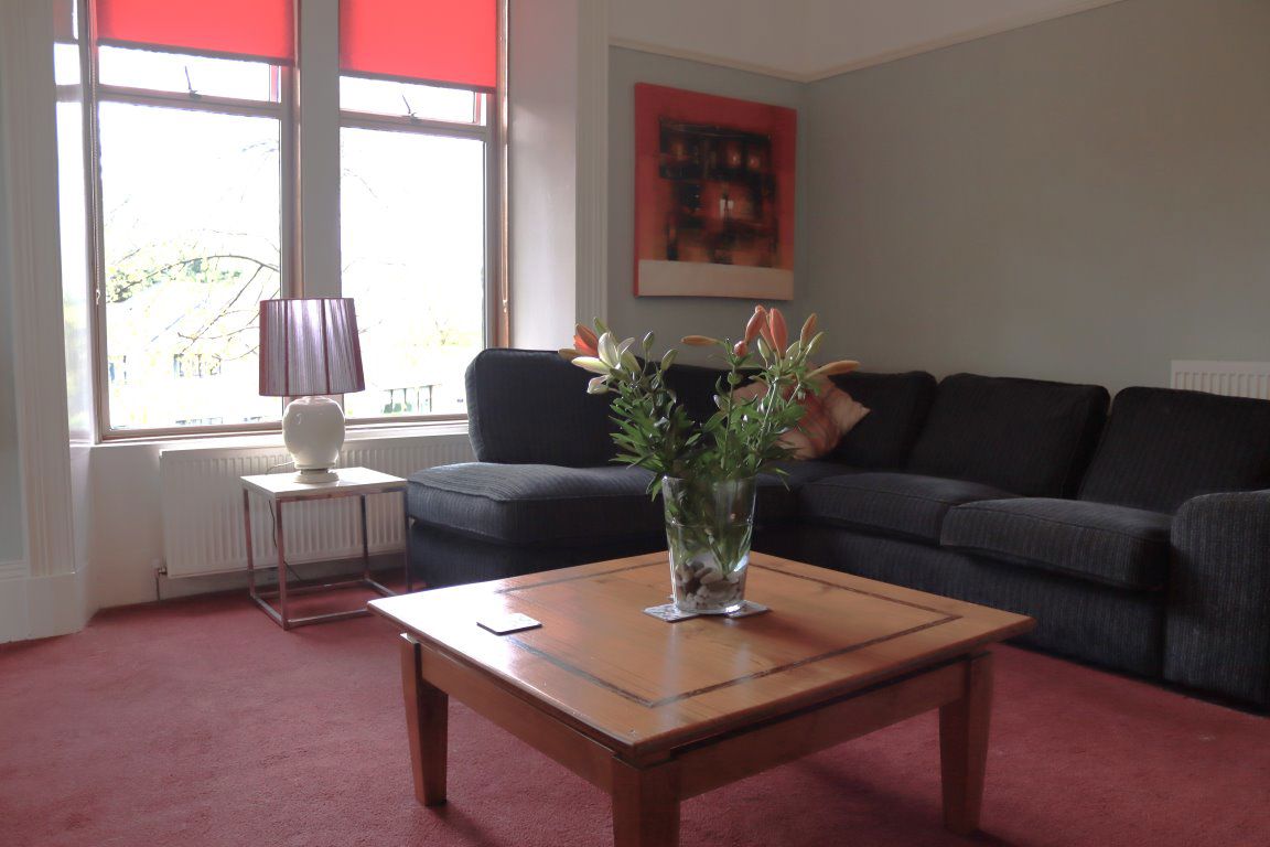 Flat Duntocher Road in Clydebank
