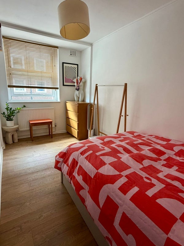 Room Homerton Road in Greater London