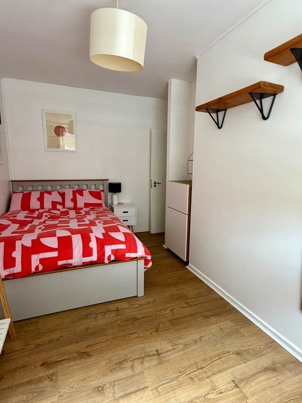 Room Homerton Road in Greater London