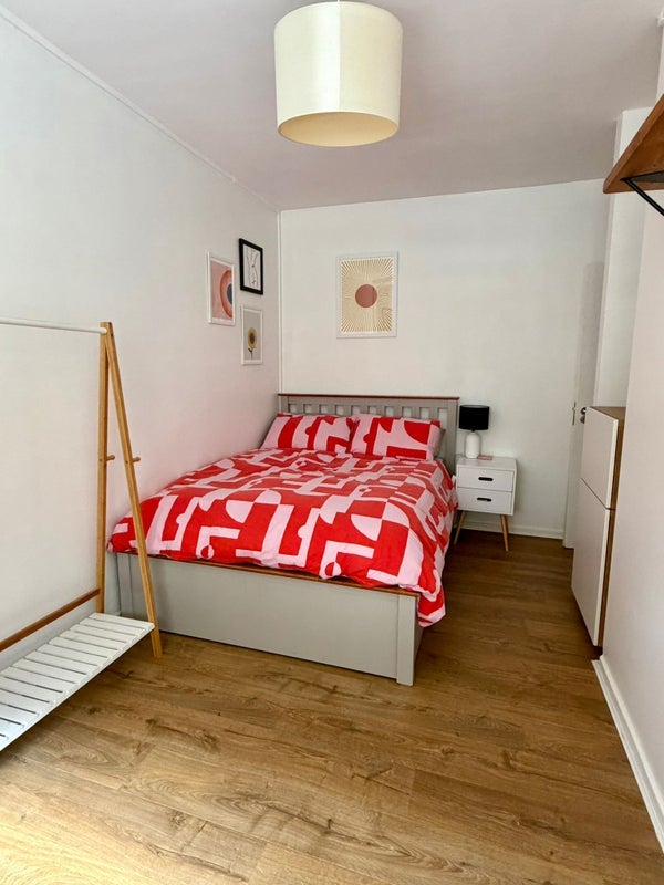 Room Homerton Road in Greater London