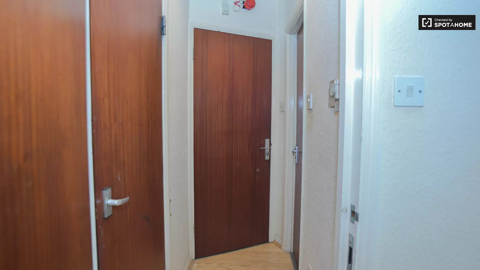Flat Queensdale Place in Greater London