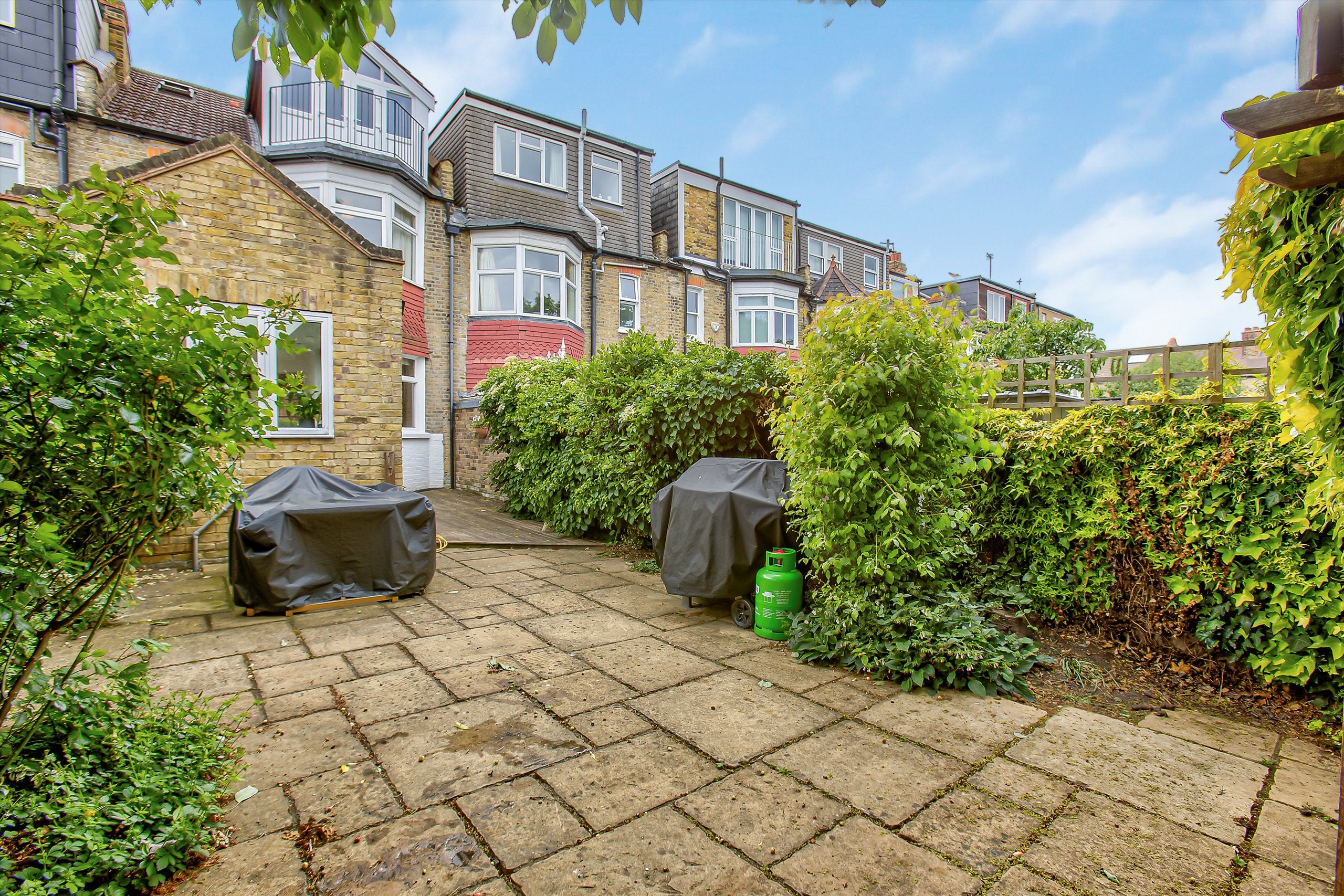 House Palmerston Road in Greater London