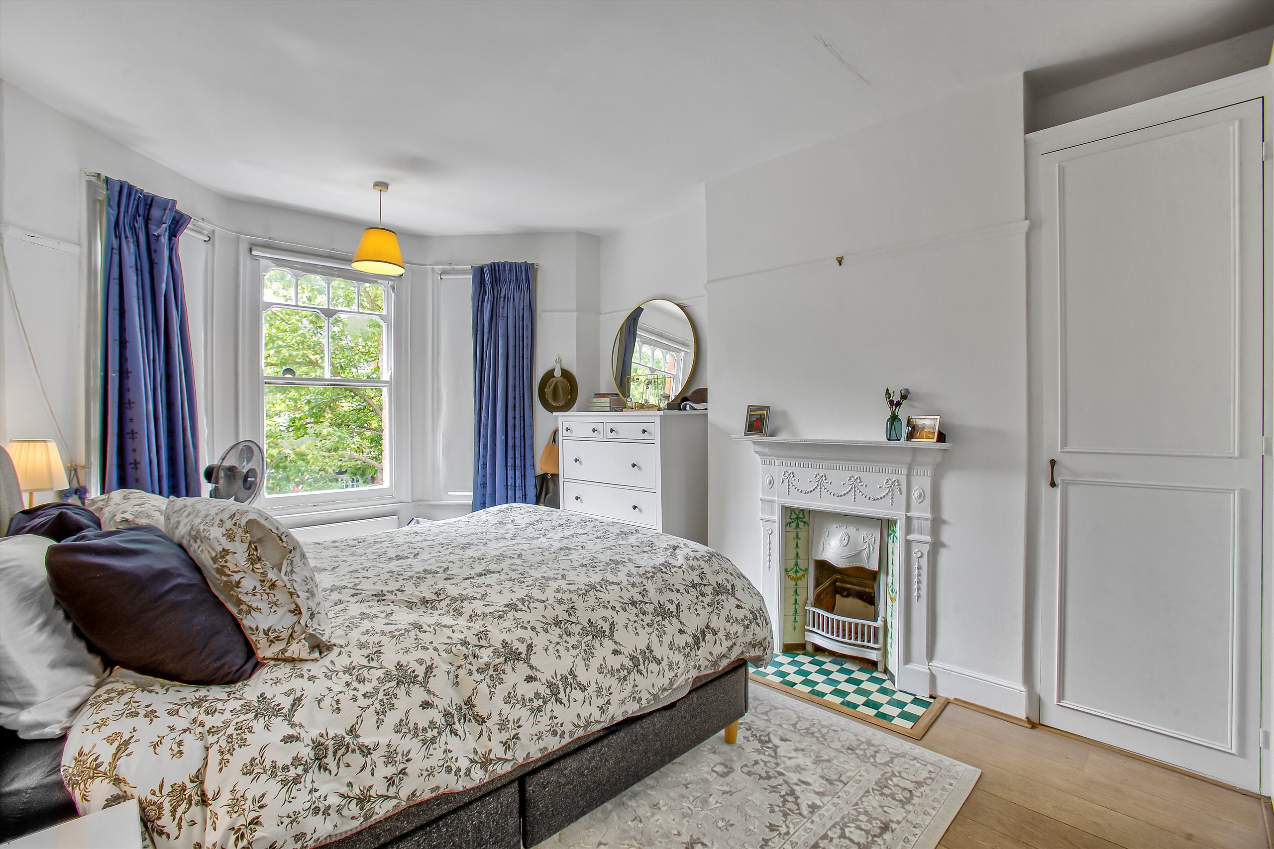 House Palmerston Road in Greater London