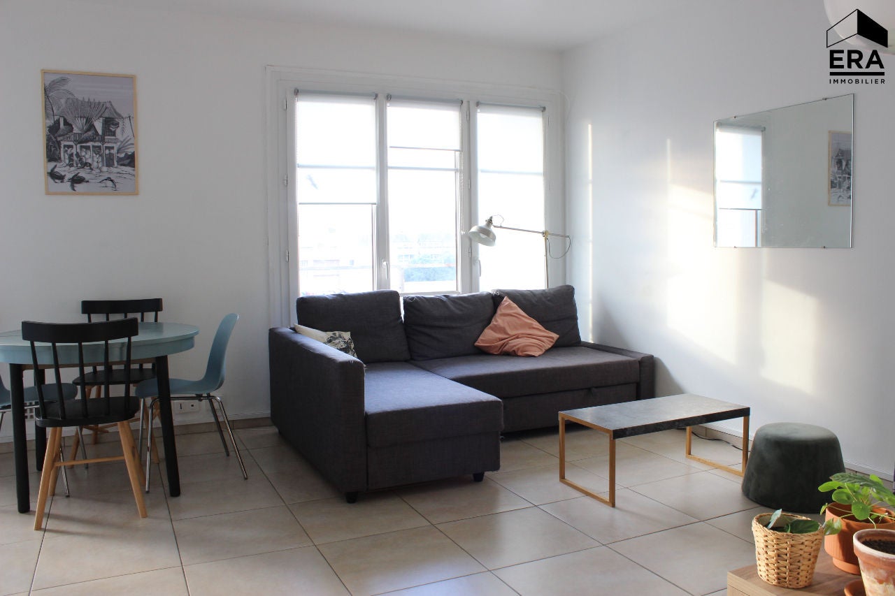 Flat Rue Virgile Marron in Marseille