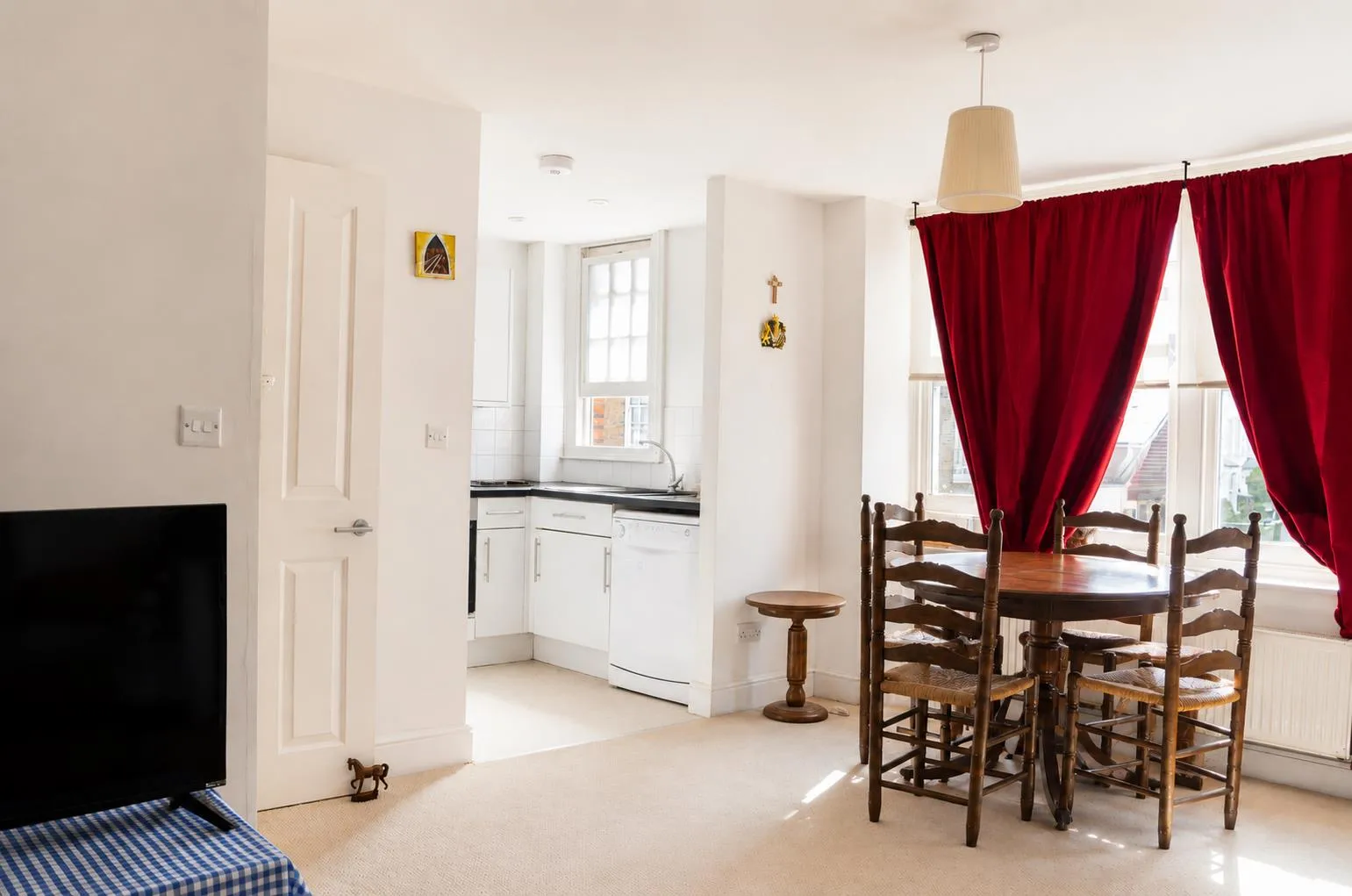 Flat Sheen Lane in Greater London