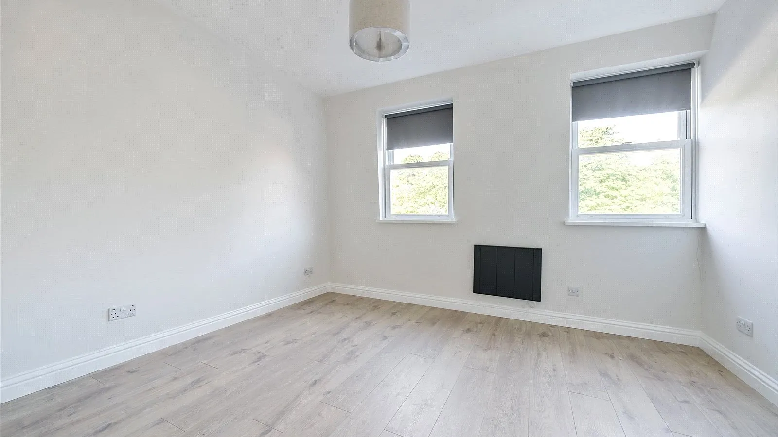 Flat Gladbeck Way in Greater London