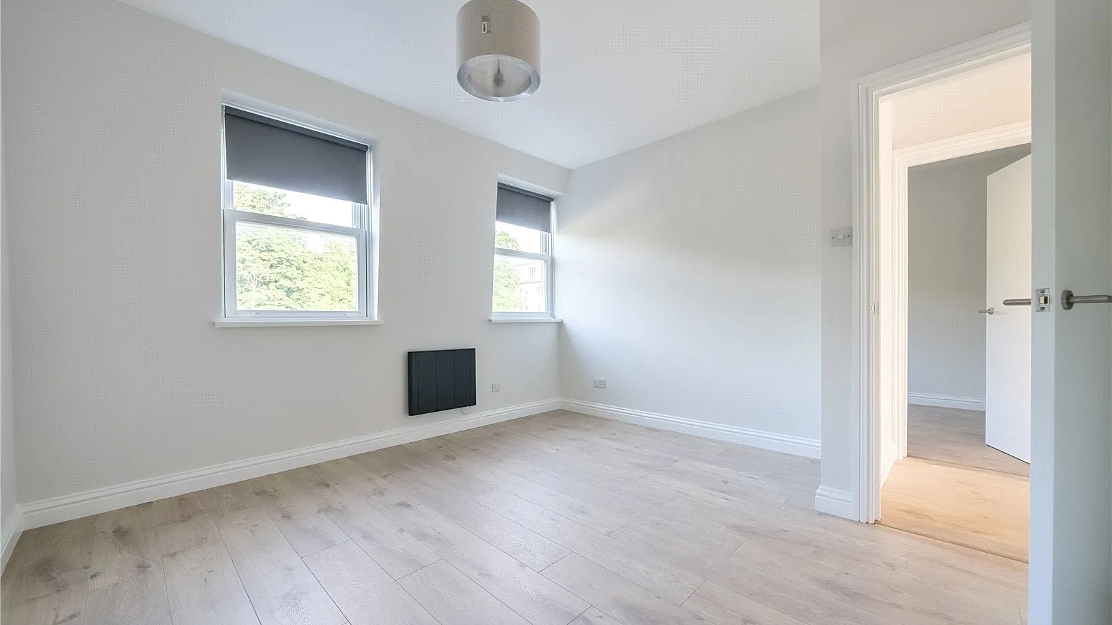 Flat Gladbeck Way in Greater London