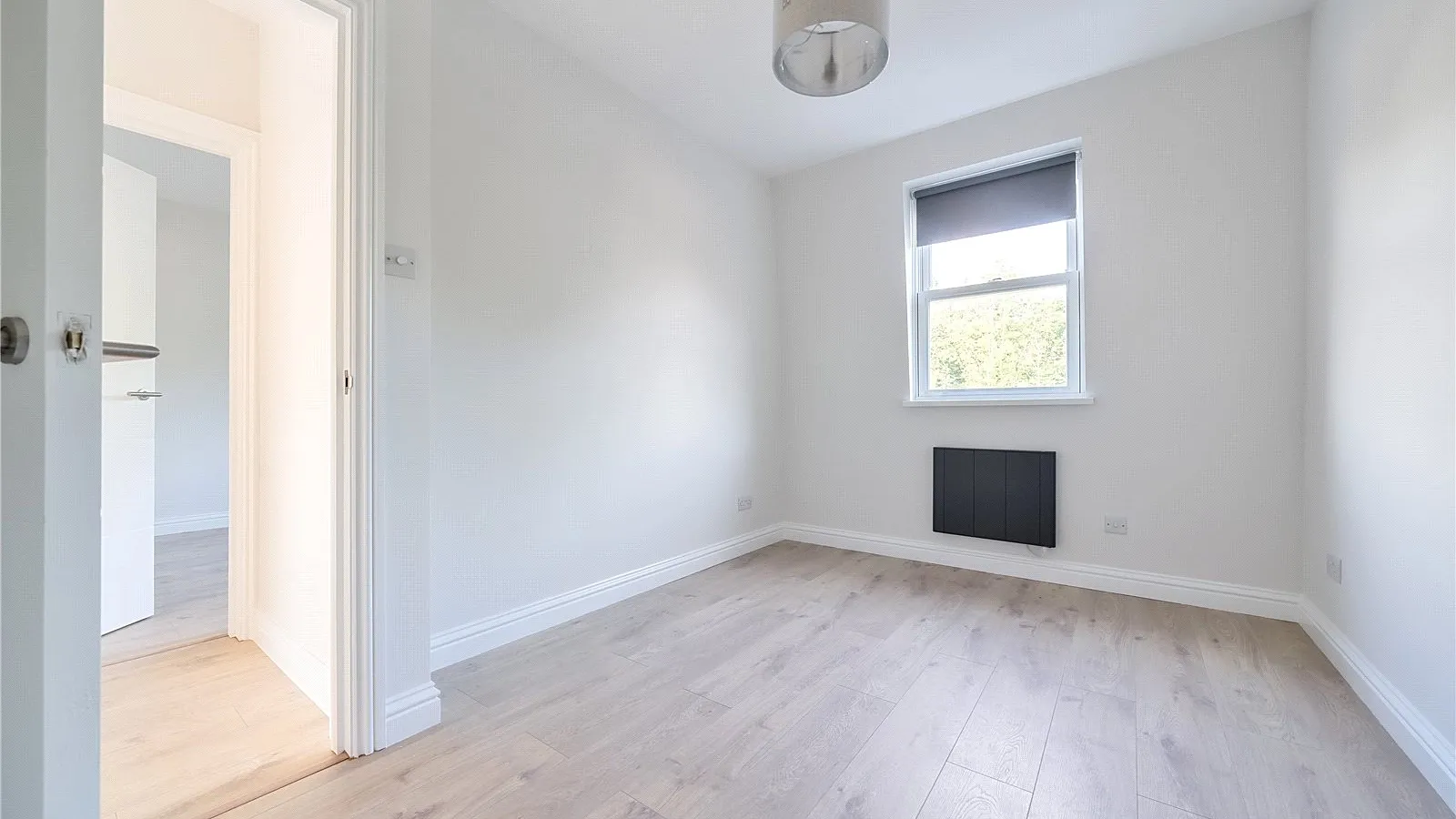 Flat Gladbeck Way in Greater London