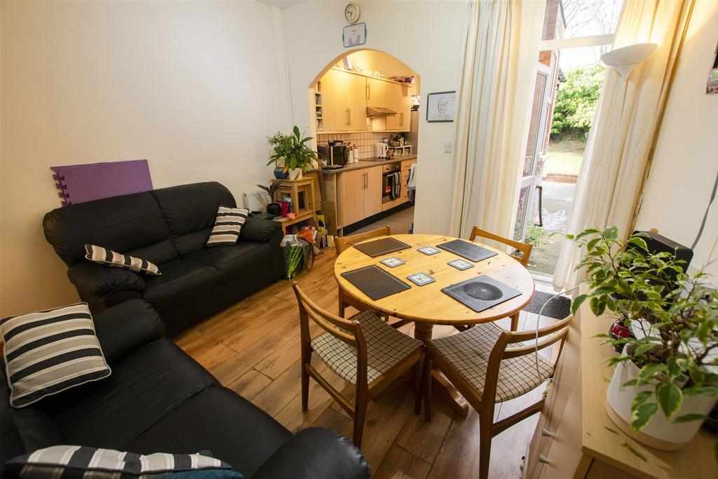 Flat Tiverton Road in Birmingham