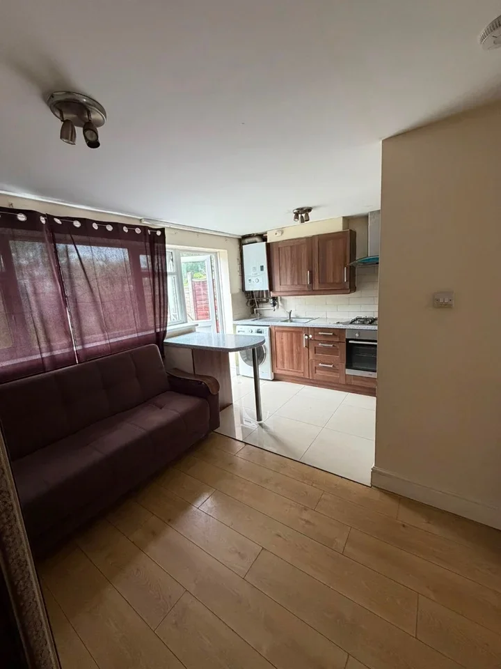 House Channel Close in Greater London