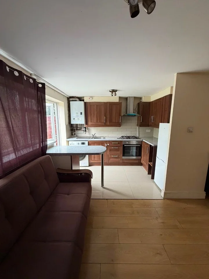 House Channel Close in Greater London
