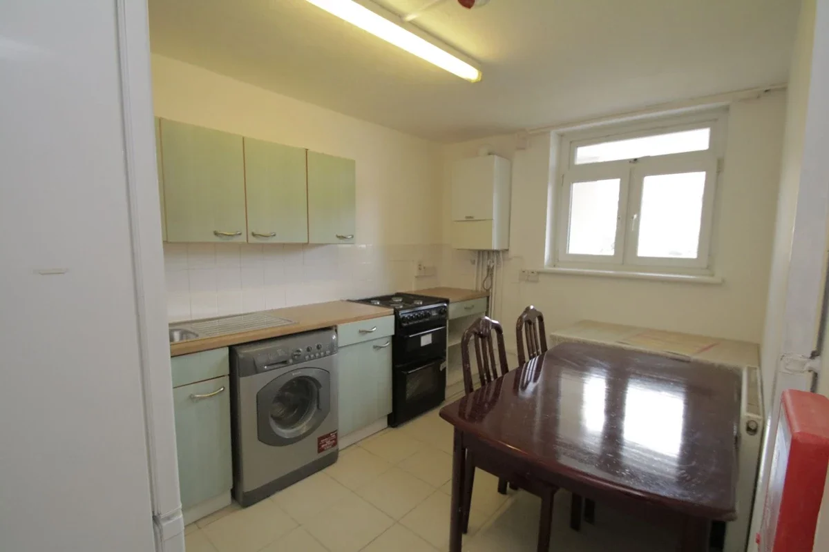 Flat Teviot Street in Greater London