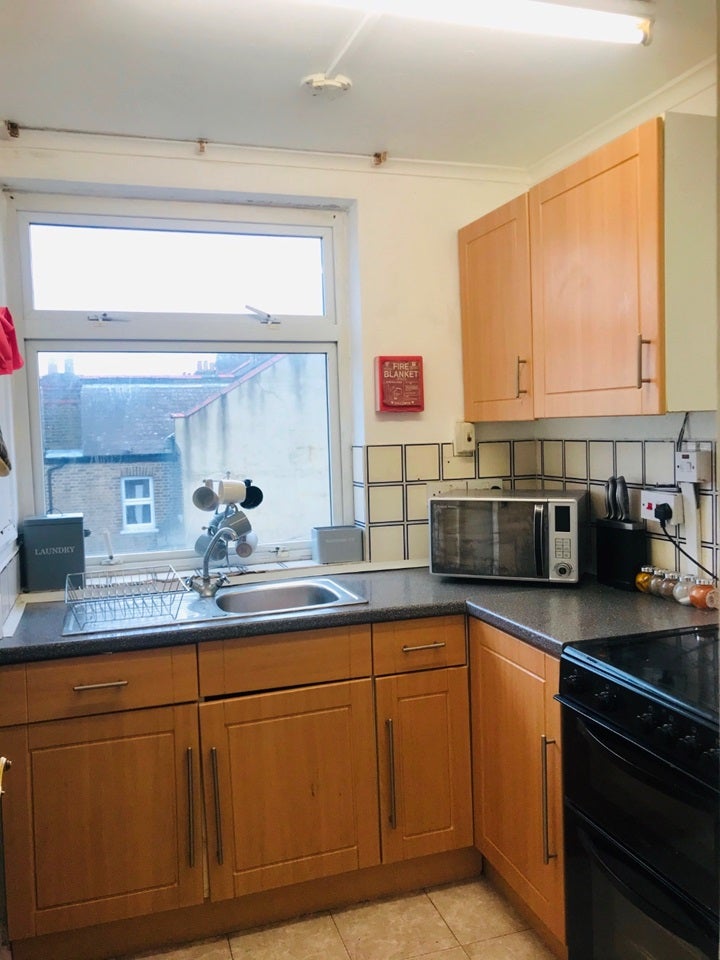 Flat Pitshanger Lane in Greater London