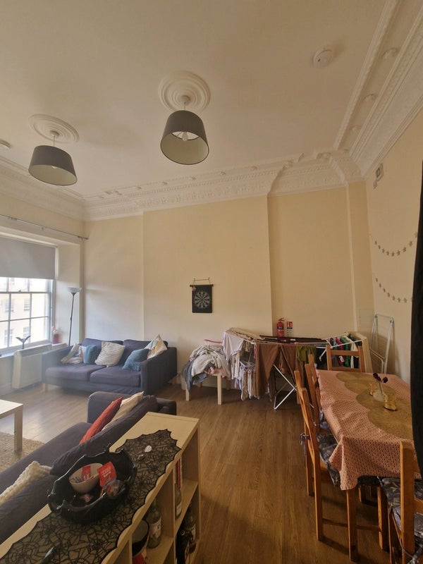 Flat Sauchiehall Street in Glasgow