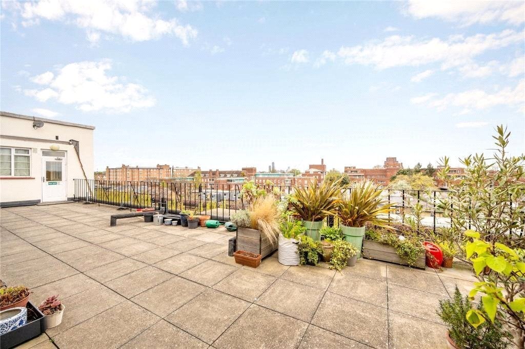 Flat Hamlet Gardens in Greater London